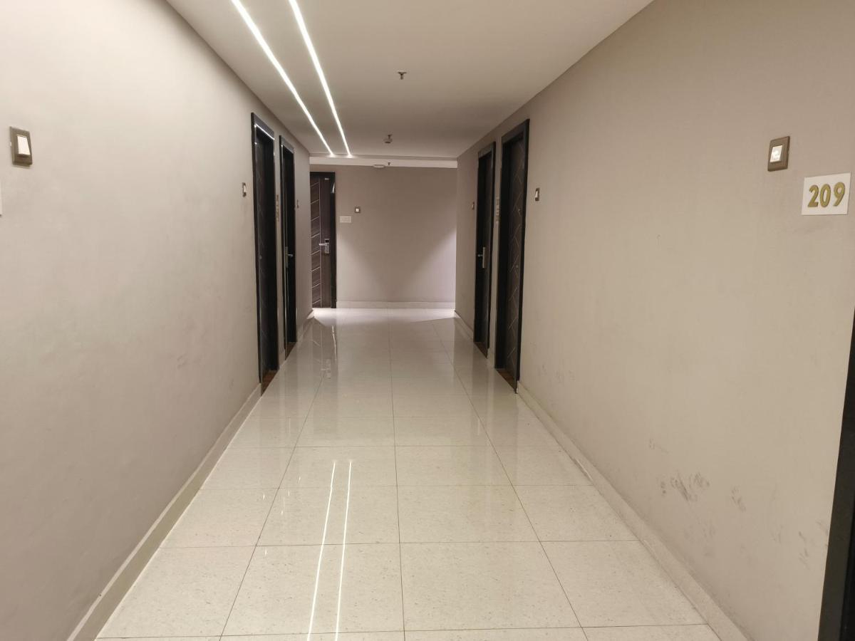 Hotel Sharma Regency Lucknow Esterno foto